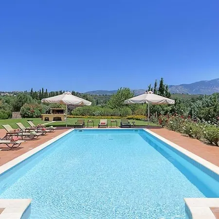 Villa Sleeps 8 Pool Air Con Wifi Kaligata