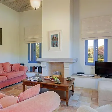 Sleeps 8 Pool Air Con Wifi Villa Kaligata